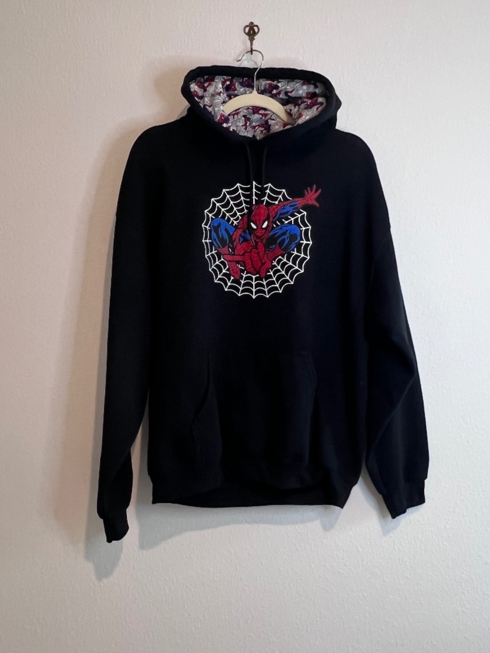 Marvel Spider-Man Graphic Hoodie Gildan Heavy Blend Black Adult Large